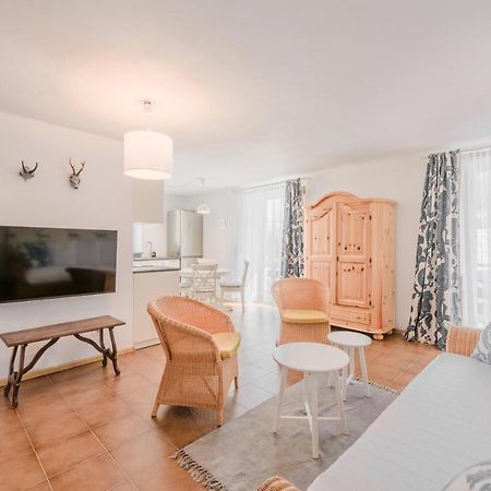 Renoviertes Apartment Mit Terrasse An Der Piste Mit Kostenlosen Wifi Carezza al Lago Eksteriør bilde