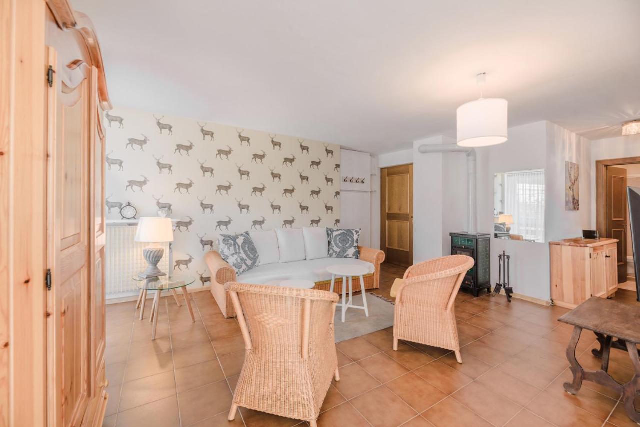 Renoviertes Apartment Mit Terrasse An Der Piste Mit Kostenlosen Wifi Carezza al Lago Eksteriør bilde