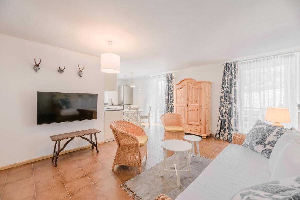 Renoviertes Apartment Mit Terrasse An Der Piste Mit Kostenlosen Wifi Carezza al Lago Eksteriør bilde